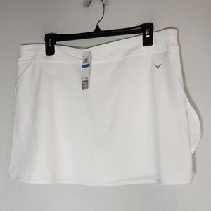 NWT Callaway White Skort. Side slits. 1 ball pocket. Women's size XL.